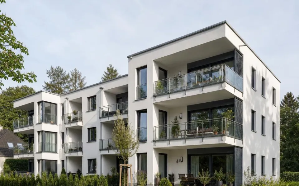 Dreigeschossiges Mehrfamilienhaus mit Glasbalkonen als Neubau in Österreich – Wohneinheiten für Anleger 2026 Dreigeschossiges Mehrfamilienhaus mit Glasbalkonen als Neubau in Österreich – Wohneinheiten für Anleger 2026